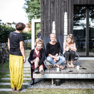wieckin Ferienhaus Ostsee Darss Kultur Kultour Kathrin Suess Kai Kochan Here comes a bear